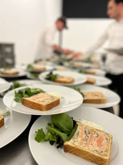 assiette repas assis