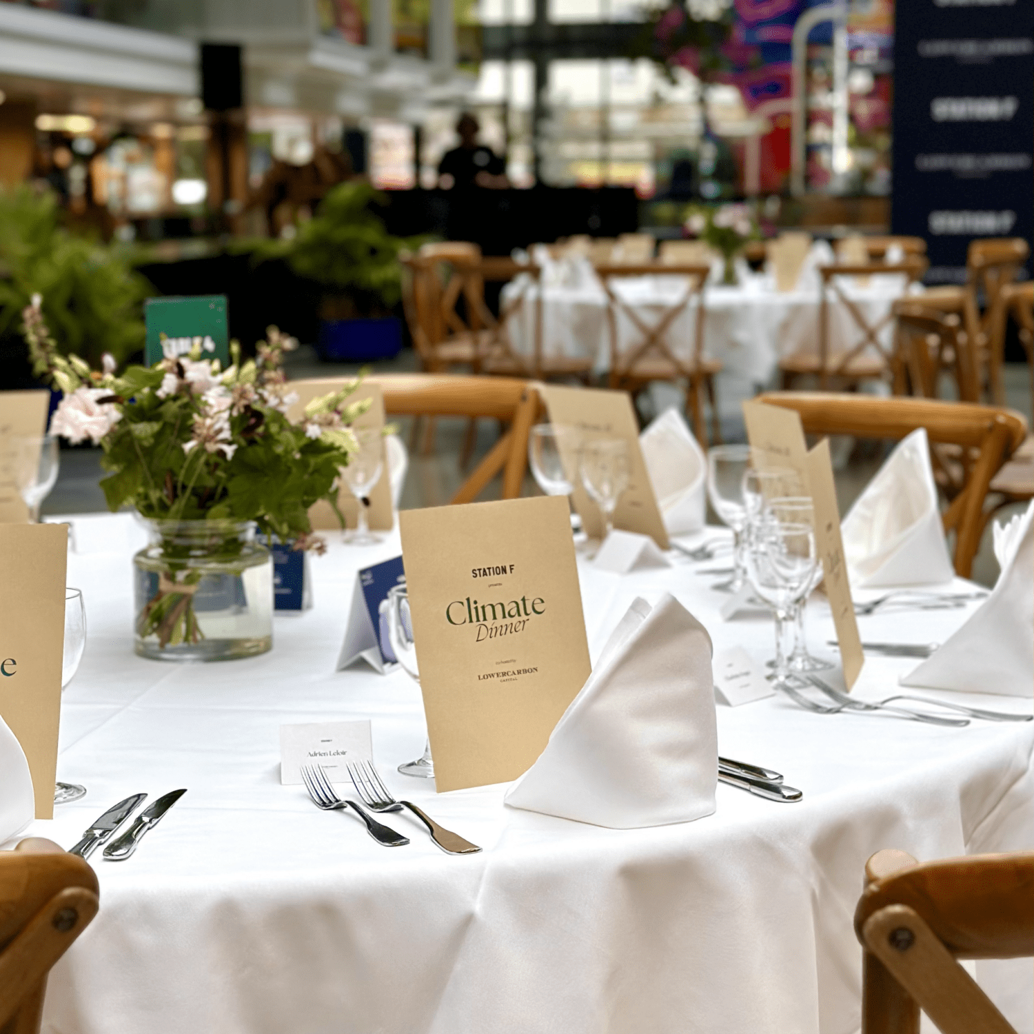 Prestation traiteur événementiel au format repas assis pour Station F