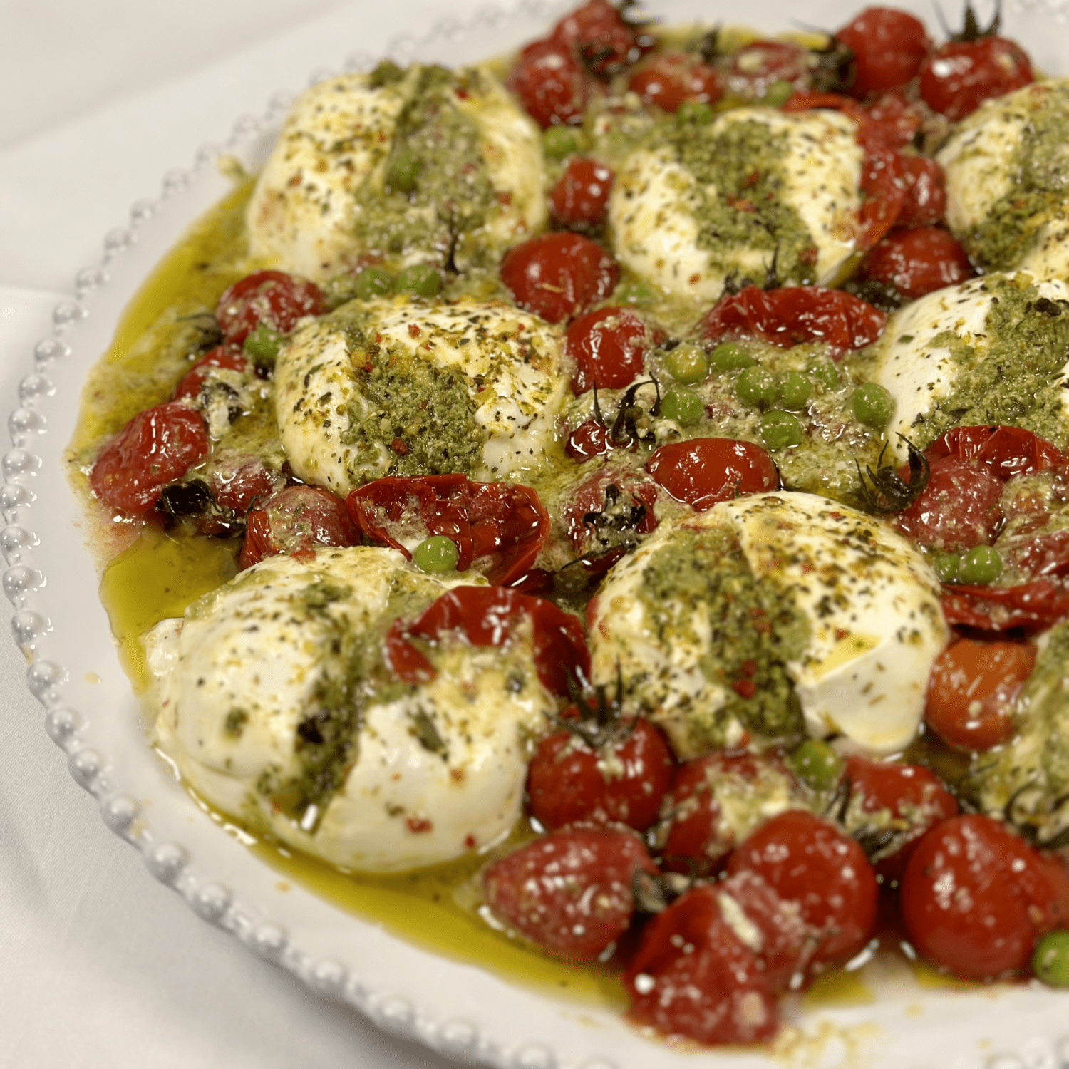 Burrata tomate pesto et légumes confits pour repas assis format traiteur de notre artisan Fille du traiteur