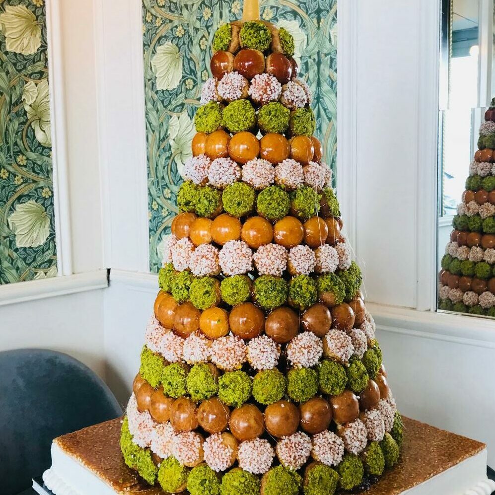 Pièce montée aux choux garnis Jolie Miche format pause sucrée pour événement professionnel